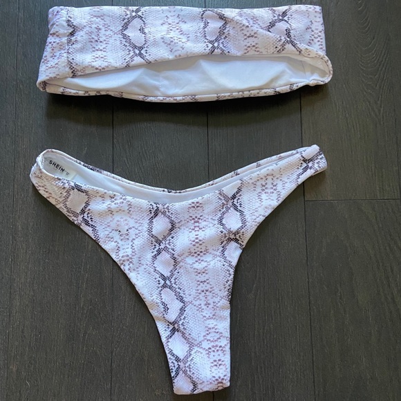 Snakeskin print bikini - Picture 2 of 2